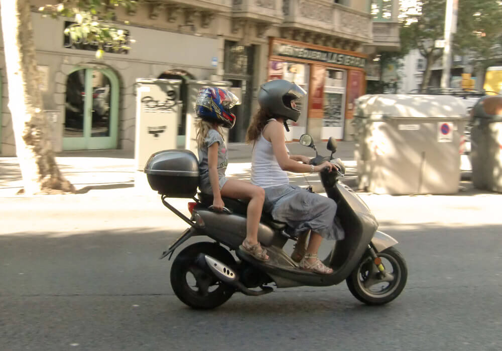 Lee más sobre el artículo Así deben viajar los niños en Motocicletas